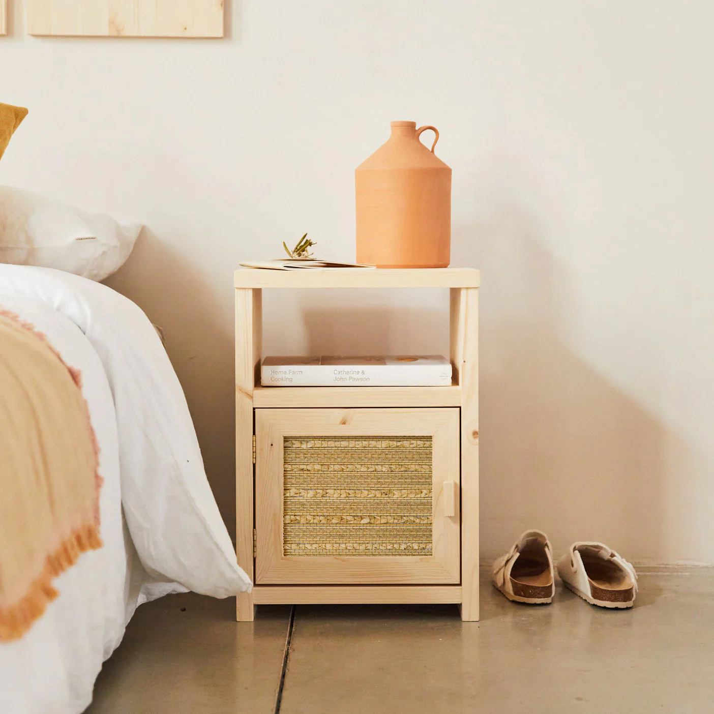 Mesita de noche con puerta Kerlin - Image 21